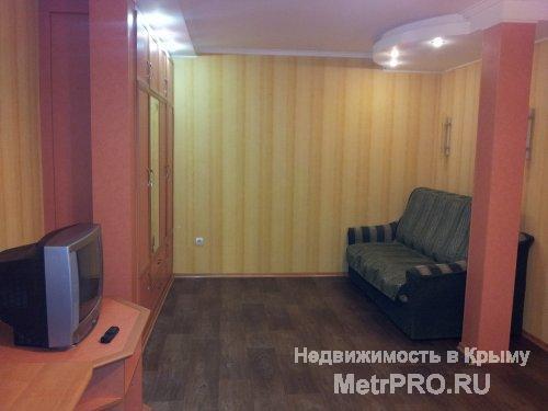 Продается своя 1-комнатная квартира по ул. Маршала Геловани, 1. Квартира расположена на первом этаже 5-этажного дома....