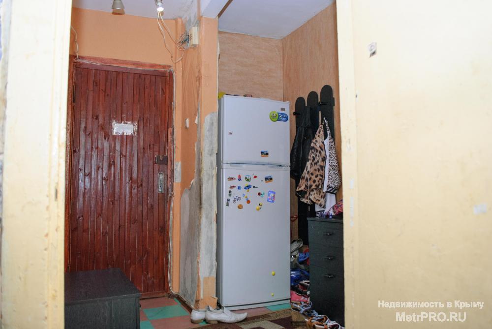 Продается 2 ккв. 44 кв. м. 5-й этаж 5-ти этажного дома под ремонт. Расположена в тихом спальном районе, из окна... - 3