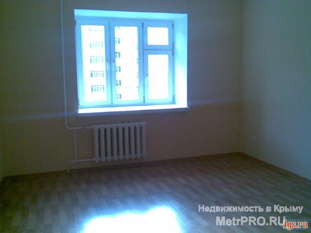 Продается комната в коммунальной квартире. Комната жилая. Заменена входная дверь. Поменяны трубы, полностью заменена... - 1