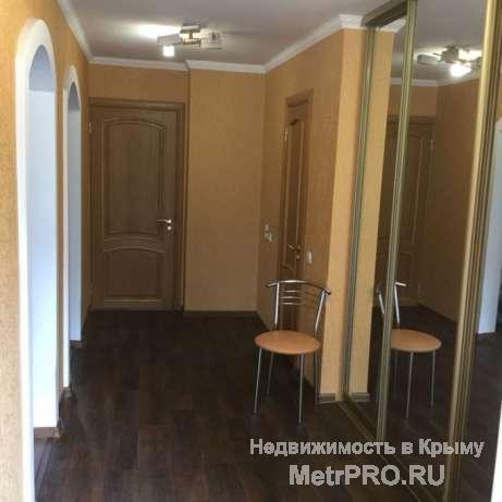 Сдам трёхкомнатную квартиру  район Мос кольца. Две спальни, зал, большая прихожая со встроенным гардеробом,...