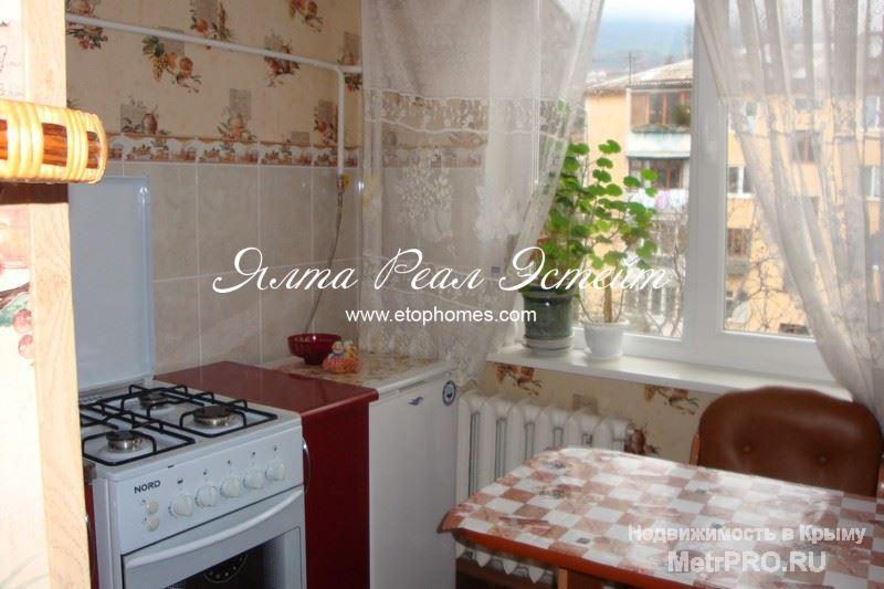Продается квартира в Ялте по ул. Киевская, в районе Автовокзала, общей площадью 33 кв.м, удобна для проживания,... - 4