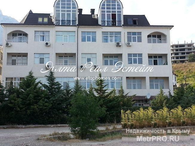 Продается трехкомнатная квартира, общей площадью 60 м2, расположена на первом этаже пятиэтажного дома, с новым евро... - 2