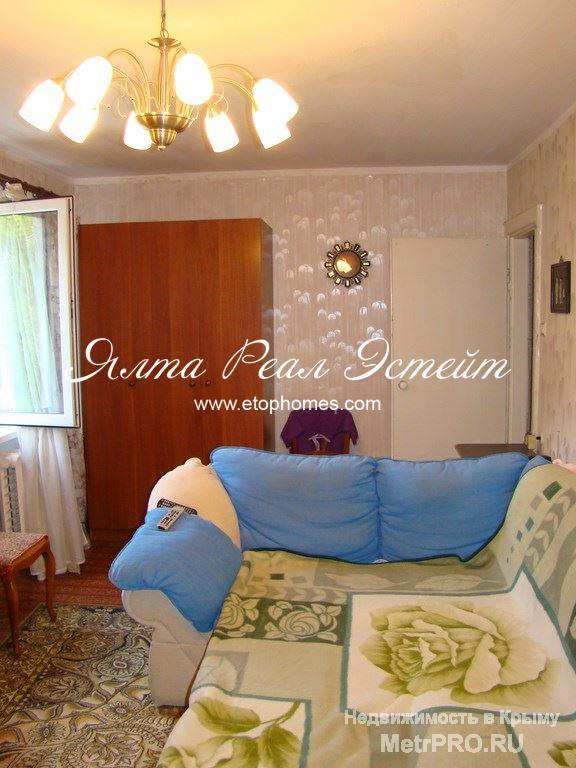 Продается однокомнатная квартира в г. Ялта, ул. Кривошты. Общая площадь 38 м2., комната 17 кв.м., большая лоджия (8... - 1