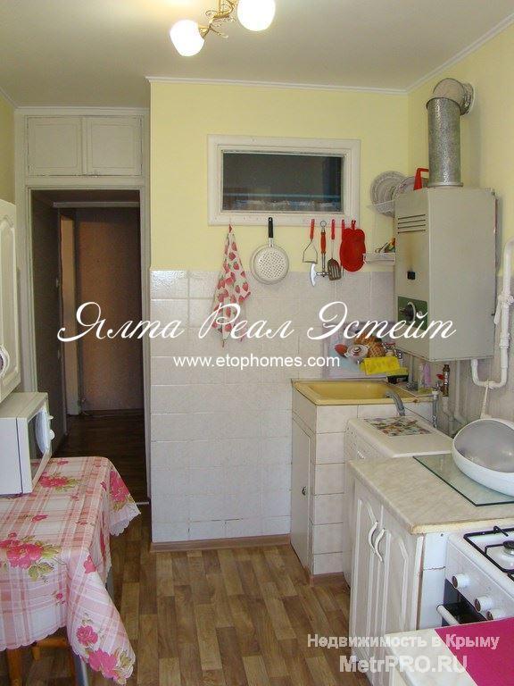 Продается однокомнатная квартира в г. Ялта, ул. Кривошты. Общая площадь 38 м2., комната 17 кв.м., большая лоджия (8... - 2