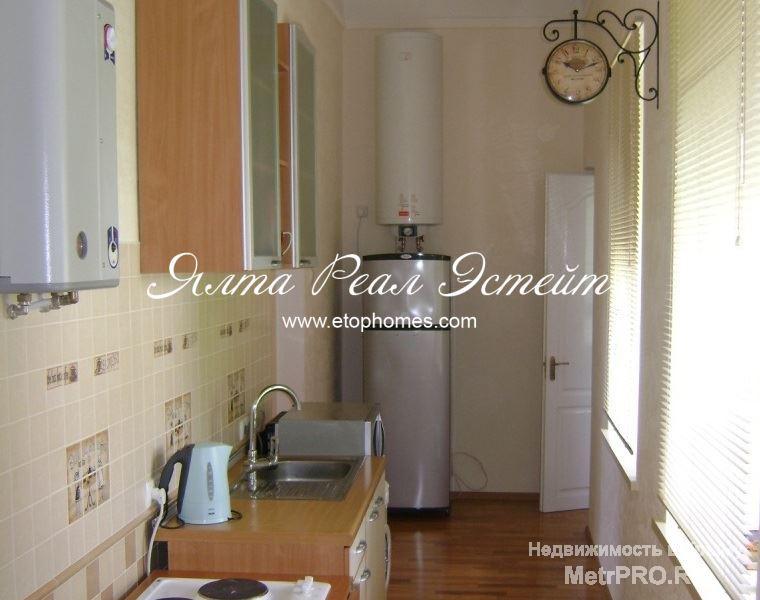 Двухкомнатная квартира, общей площадью 60 м2, расположена на втором этаже двухэтажного жилого дома, в городе Ялта,... - 1