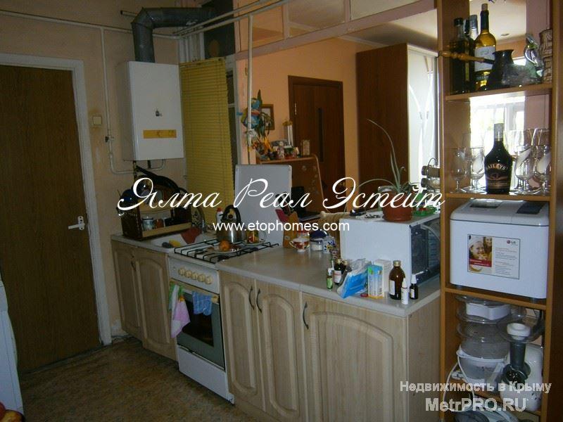 Продается квартира у самого моря, все удобства, раздельный санузел, душевая кабина, все коммуникации, газовая... - 3