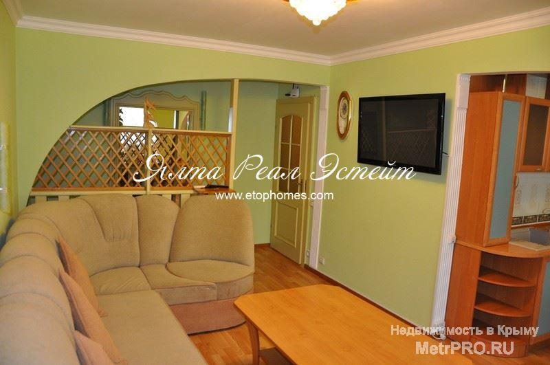 Продается трехкомнатная квартира, общей площадью 75 м2, расположена на третьем этаже пятиэтажного дома, пгт. Гаспра.... - 1