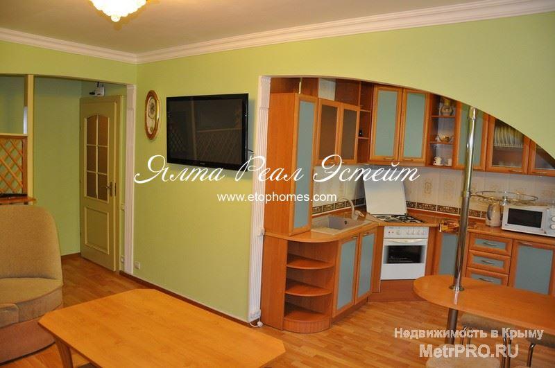 Продается трехкомнатная квартира, общей площадью 75 м2, расположена на третьем этаже пятиэтажного дома, пгт. Гаспра.... - 2