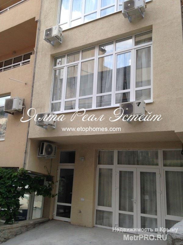 Продается пятиэтажный эллинг, мини - гостиница, общей площадью 250 м2, в Ялте, пгт. Отрадное, расположен в 120 метрах... - 1