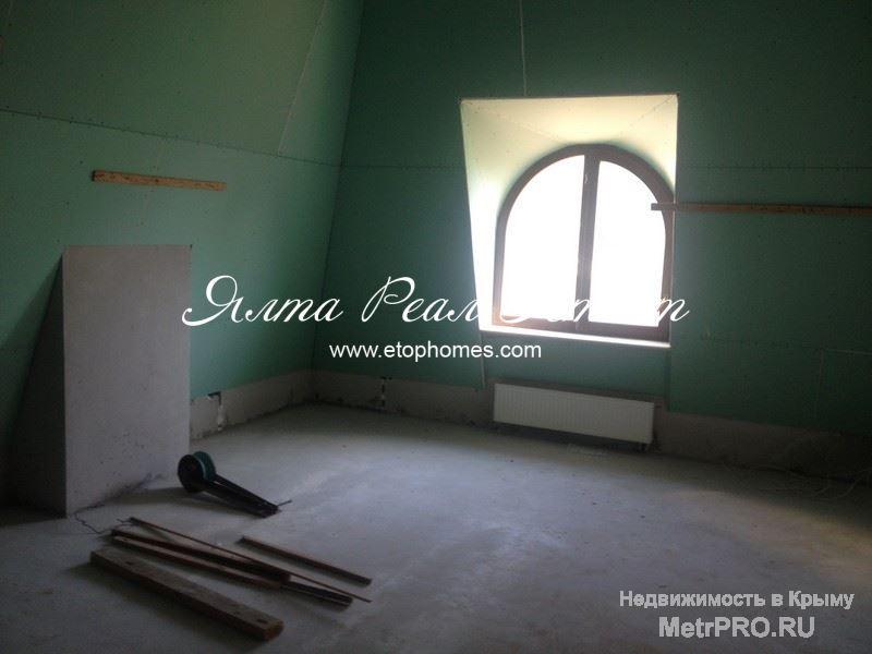 Продается дом в Ливадии, в парковой зоне по ул. Батурина.     Общая площадь 400 м2, участок - 4 сотки. Дом построен... - 6