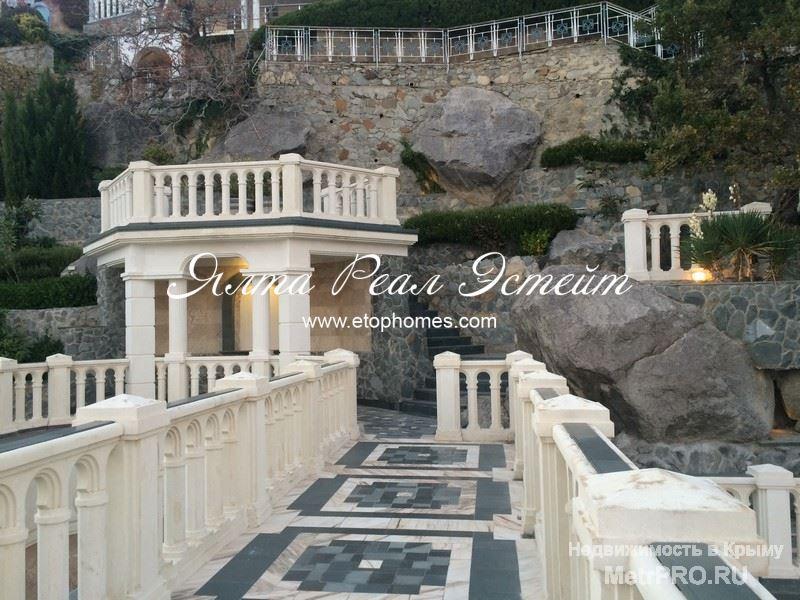 Продается эксклюзивная резиденция в Ялте, на побережье Фороса. Вилла находится в элитной части поселка с дорогой... - 5