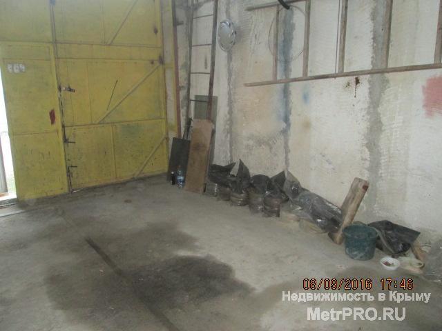 Продается гараж в гаражном кооперативе. Очень большой. В нём поместится КАМАЗ или Икарус. Или 2-3 легковые машины.... - 2