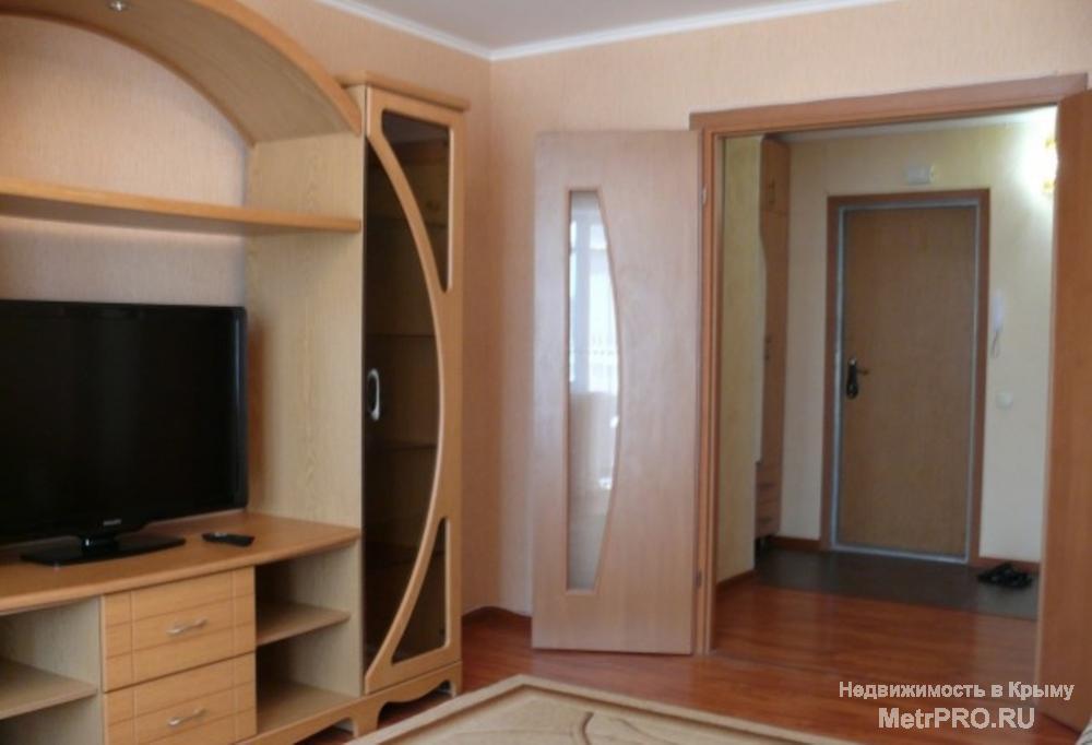 Сдается 2х комнатная квартира ул Лексина . 3/9. 60м2. Есть вся мебель и техника , 4 спальных места , 2 кровати ,...