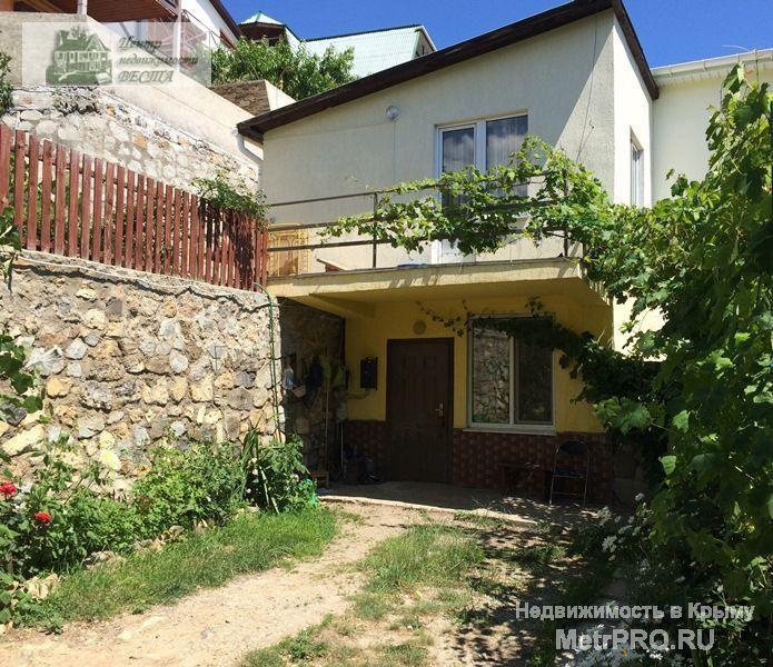 Продам таунхаус в п. Массандра. р-н винзавода.  Дом находится в живописном и тихом месте, участок граничит с... - 1