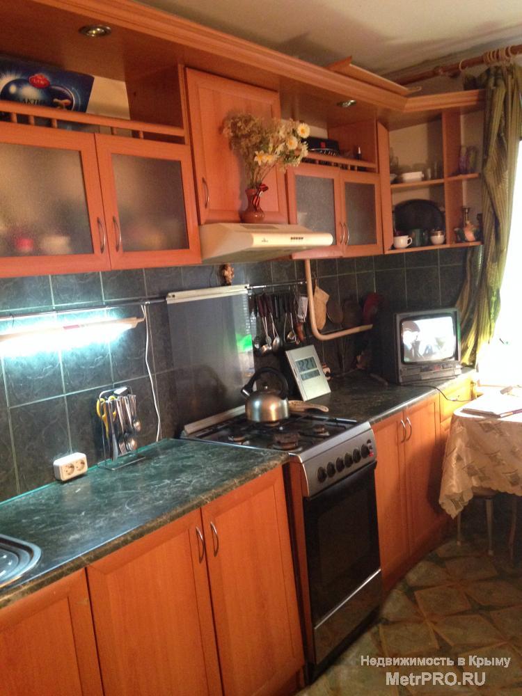 2-комнатная квартира по ул.Косарева,25. Этаж 1/10. Общая площадь 61,5 кв.м.,комнаты 18 и 17 кв.м. -разлельные,кухня...