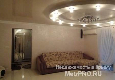 Г. Керчь, ул. Рыбаков 3, 1/5, монолитного дома, 4-х ком. квартира  Продам  светлую уютную четырёхкомнатную квартиру с...