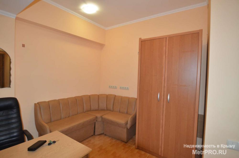 Продаётся помещение oбщ. пл. 30.1 м2 по ул. Суворовская на 1 этаже 5 этажного жилого дома. Помещение с ремонтом,... - 2