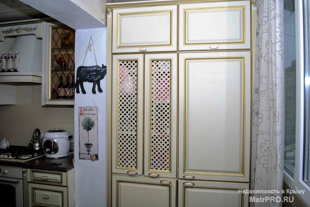 Продаётся уютная двухкомнатная квартира «грузинка» (52 кв.м.) с видом на горы, город и море. Пятый этаж пятиэтажного... - 12