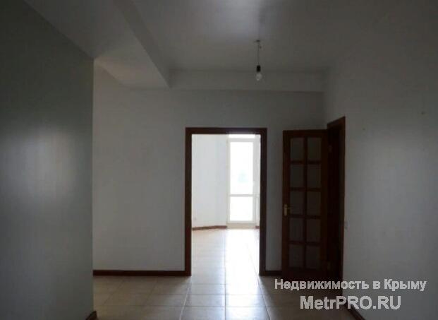 Продается просторная квартира в новом доме, по ул. Боткинская, в Ялте. Расположена на 6 этаже 10 эт....