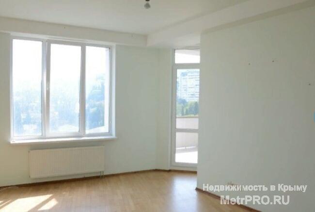 Продается просторная квартира в новом доме, по ул. Боткинская, в Ялте. Расположена на 6 этаже 10 эт.... - 2