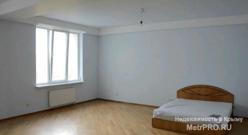 Продается просторная квартира в новом доме, по ул. Боткинская, в Ялте. Расположена на 6 этаже 10 эт.... - 3