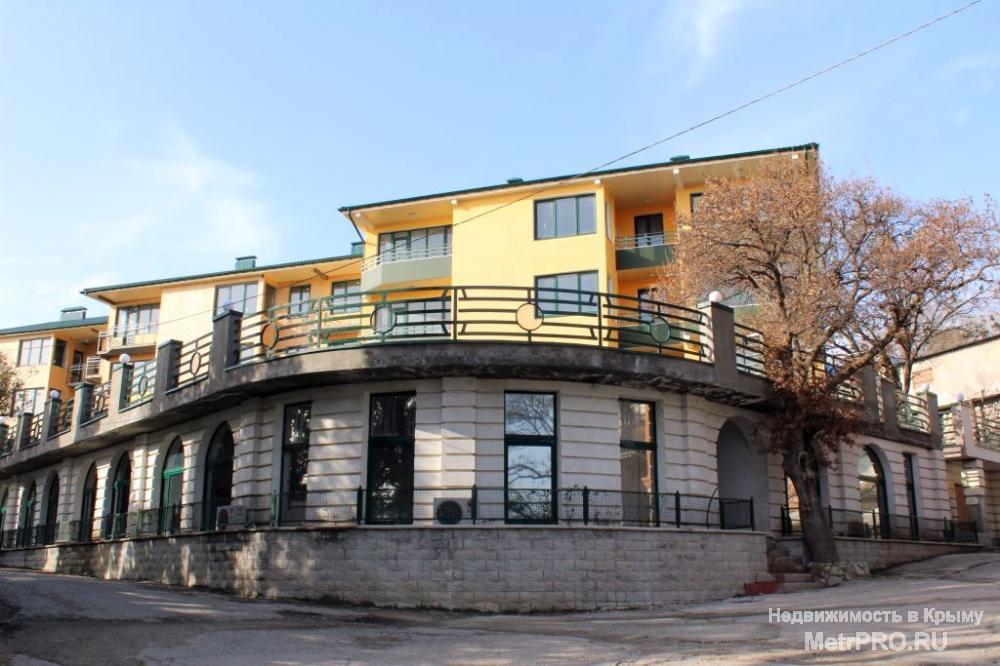 Продается двухкомнатный апартамент в новом комплексе в Алупке, расположен в цокольном этаже в 4 этажном доме.... - 2