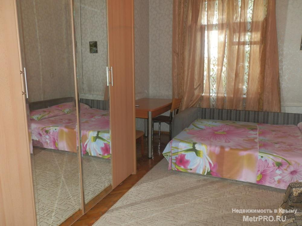 Сдам 1 к/к в центре на Ленина 18000 руб+ком/пл, сдается до лета. Квартира без балкона, общая площадь 32 м. 1/3...