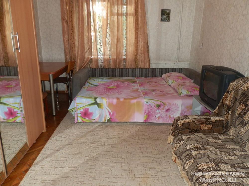 Сдам 1 к/к в центре на Ленина 18000 руб+ком/пл, сдается до лета. Квартира без балкона, общая площадь 32 м. 1/3... - 1