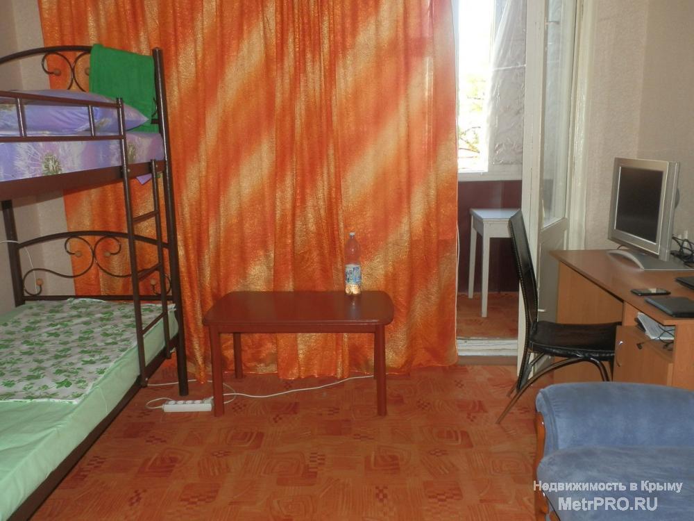 Сдам посуточно койко-место, в комнате 3 спальных места,  пр.Октябрьской революции 500 рублей в сутки с человека,... - 2