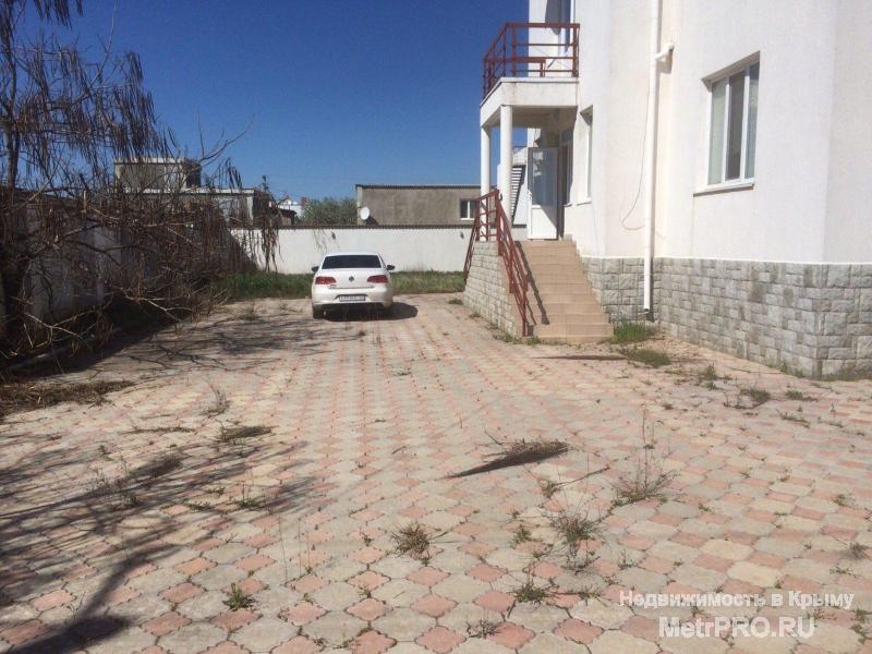 Продается пансионат в пгт. Заозерное, Песчанка, общей площадью 718 кв.м. Три этажа + подвальное помещение, 10 номеров... - 3