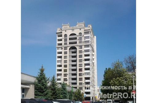 2- комнатная квартира в самом центре города. 5 этаж 16 этажного дома. Общая площадь 118 кв. м, Две большие терассы....