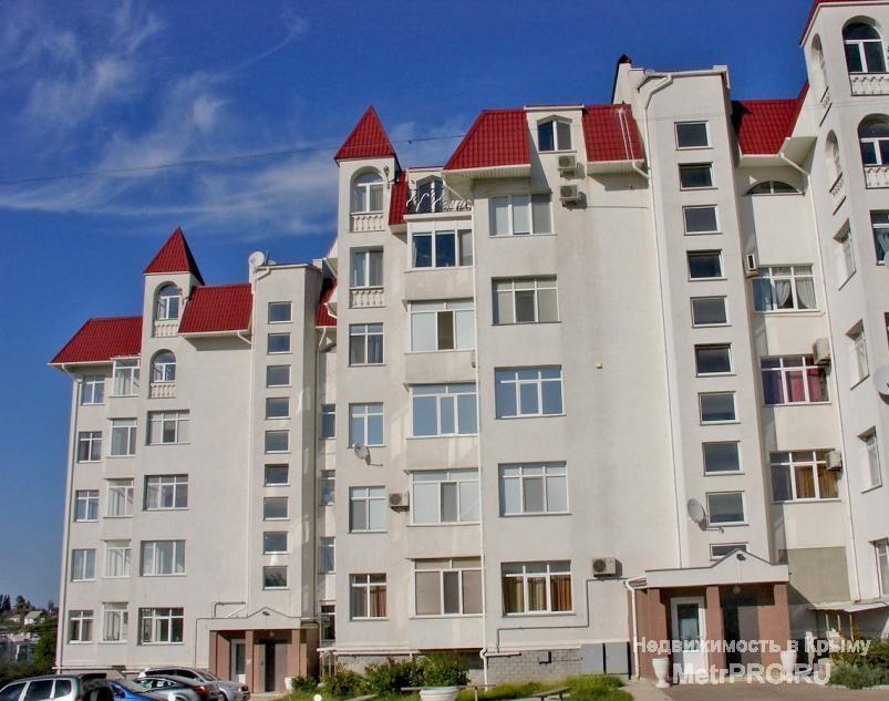 Продается 5- комнатная квартира в центре города в элитном доме. Из окон потрясающий вид на море и Херсонес. Квартира...