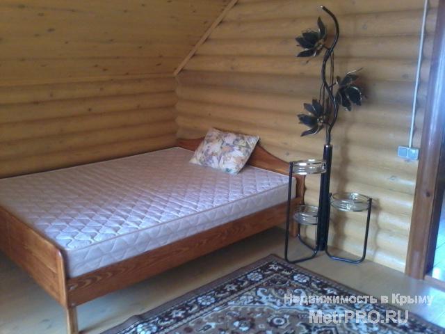 Деревянный дом из струганого бруса,два этаже .Две комнаты на втором этаже одна на первом,душ,туалет,кухня,есть место... - 2