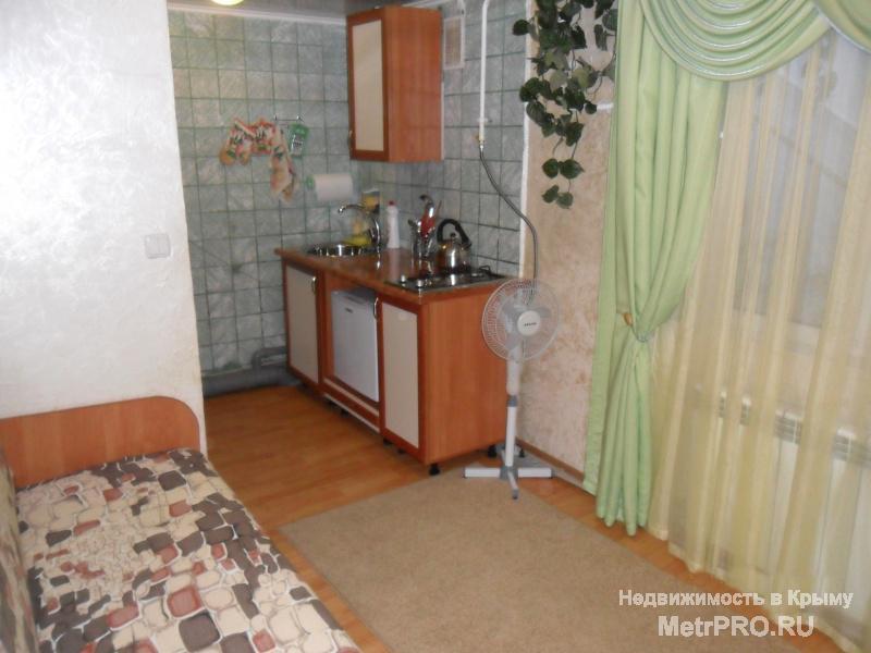 Продается однокомнатная квартира. Частный сектор (большой двор, ворота). Квартира расположена на втором этаже... - 1
