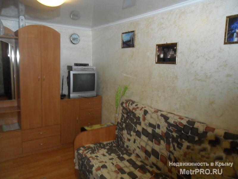 Продается однокомнатная квартира. Частный сектор (большой двор, ворота). Квартира расположена на втором этаже... - 2
