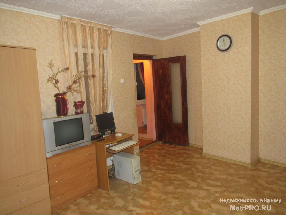 Продается однокомнатная квартира. Частный сектор (большой двор, ворота). Квартира расположена на втором этаже... - 8