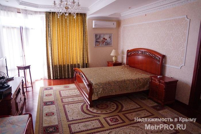 продам 2 дома пгт Молодежное,на участке 8 соток,гараж с подвалом, во дворе мангальная зона,2-хэт. дом ОП-182... - 2