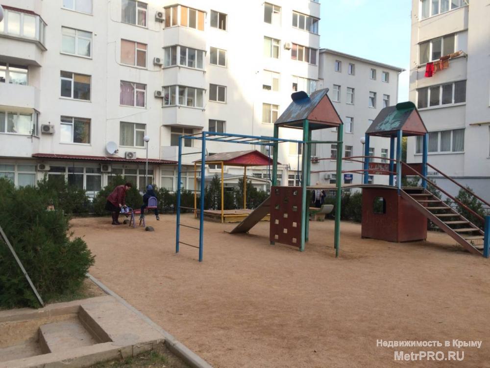 Продается отличная крупногабаритная квартира по просп. Победы, 44а Общая площадь - 58,8 кв.м. Комната - 24 кв.м.... - 17