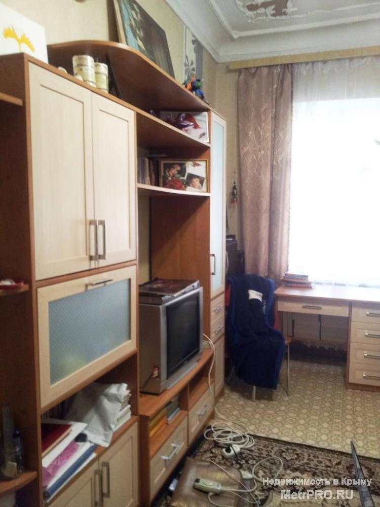 Продам трехкомнатную «сталинку» в тихом , историческом центре города.  1 эт./2 эт. Дом построен из ракушечника -летом... - 4