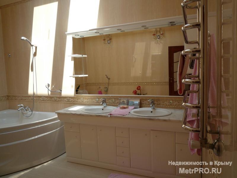 Продажа шикарного дома в центре Евпатории.    Продается дом в центре Евпатории, в тихом районе. Дом построен из... - 14