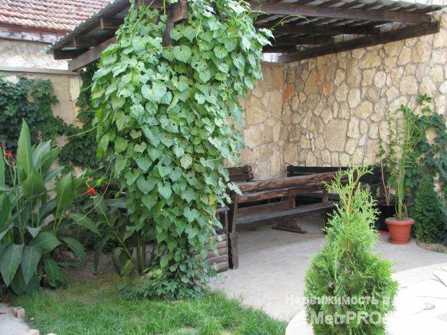 Сдам дом в центре Севастополя-900м. море, бассейн.  В наличии два похожих коттеджа имеющих каждый независимую... - 15