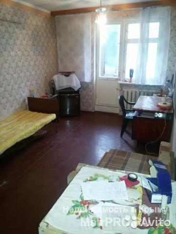 Продаю квартиру все удобства. сан узел в кафеле, просторный балкон, на окнах решетки не угловая. Высокие потолки.... - 1