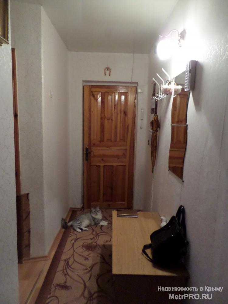 Продается 2к.кв по самой известной улице города Фрунзе. Квартира светлая, чистая, уютная с современным ремонтом на... - 10