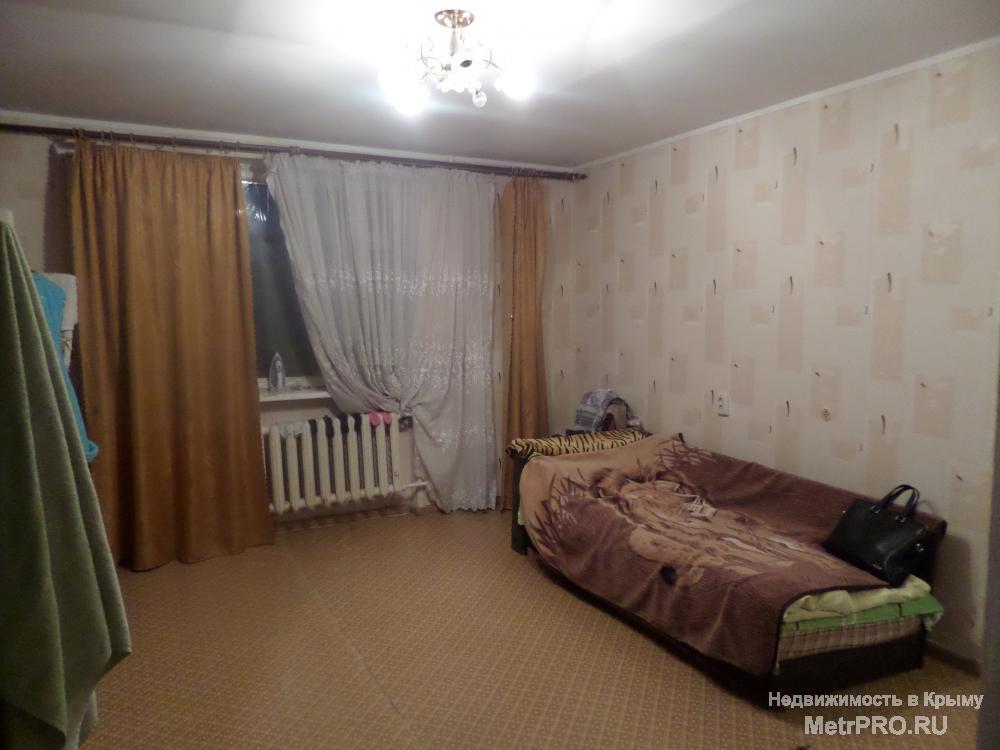 Продается однокомнатная квартира 37кв.м  на ул. Луговой, 9 микрорайон. Квартира в удовлетворительном, жилом состоянии... - 3