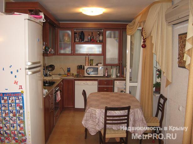 Продается трехкомнатная квартира 'чешка' в 5мкр, ул. Маринеско,(1995 г/п) 2/5 середина дома. 72м. Раздельные комнаты....