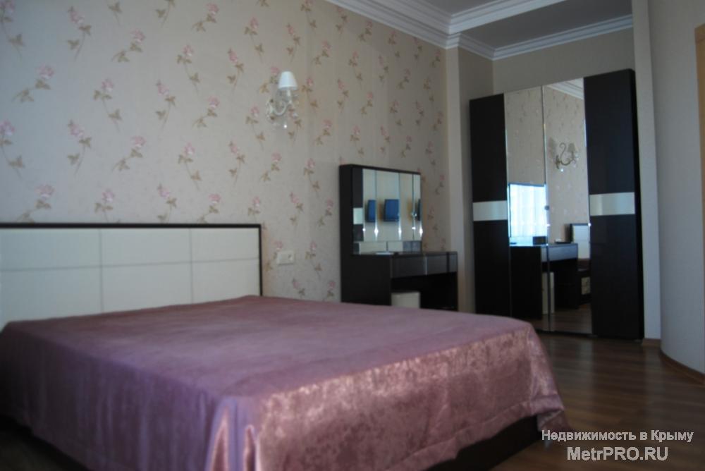 Квартира с ремонтом в закрытом жилом комплексе в Гурзуфе. ОП 90 квм.,  с ремонтом, мебелью и техникой,  есть большой... - 9