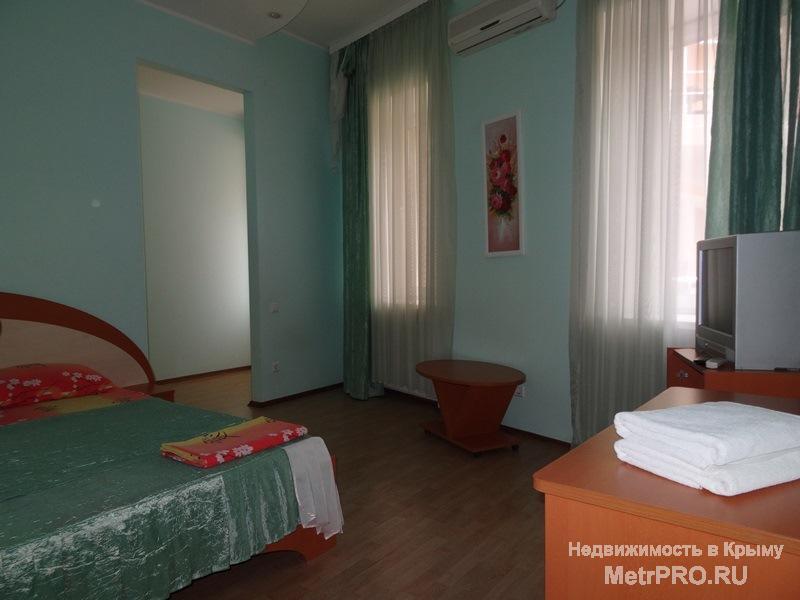 Гостевой дом в Евпатории.     Автостоянка: 	2 авто во дворе (бесплатно)  Питание: 	общая кухня (самостоятельно)... - 6