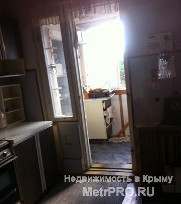 Продается однокомнатная квартира в спальном районе в г. Ялта, пер. Халтурина. Расположена на 3 эт. / 5 эт. дома....