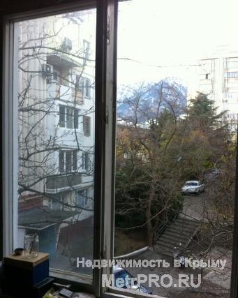 Продается однокомнатная квартира в спальном районе в г. Ялта, пер. Халтурина. Расположена на 3 эт. / 5 эт. дома.... - 9