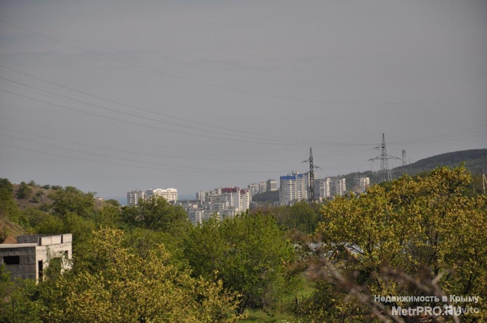СРОЧНО ПРОДАМ УЧАСТОК !  Расположен в живописной горно-лесной зоне Крыма.  Алушта с.Изобильное.  В 80 метрах от... - 2